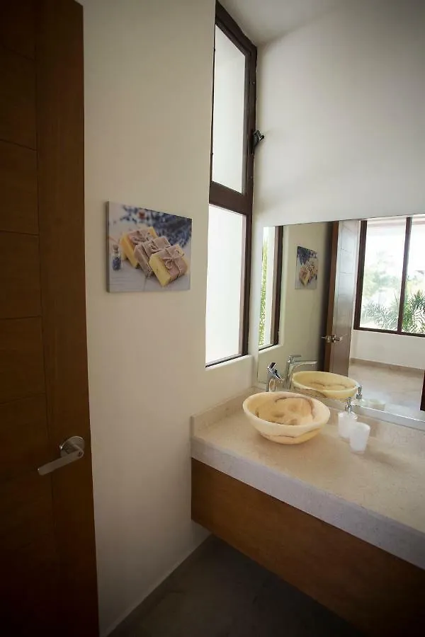 Apartment 4 Bedroom House- Beach, Private Pool&Jacuzzi Cancun