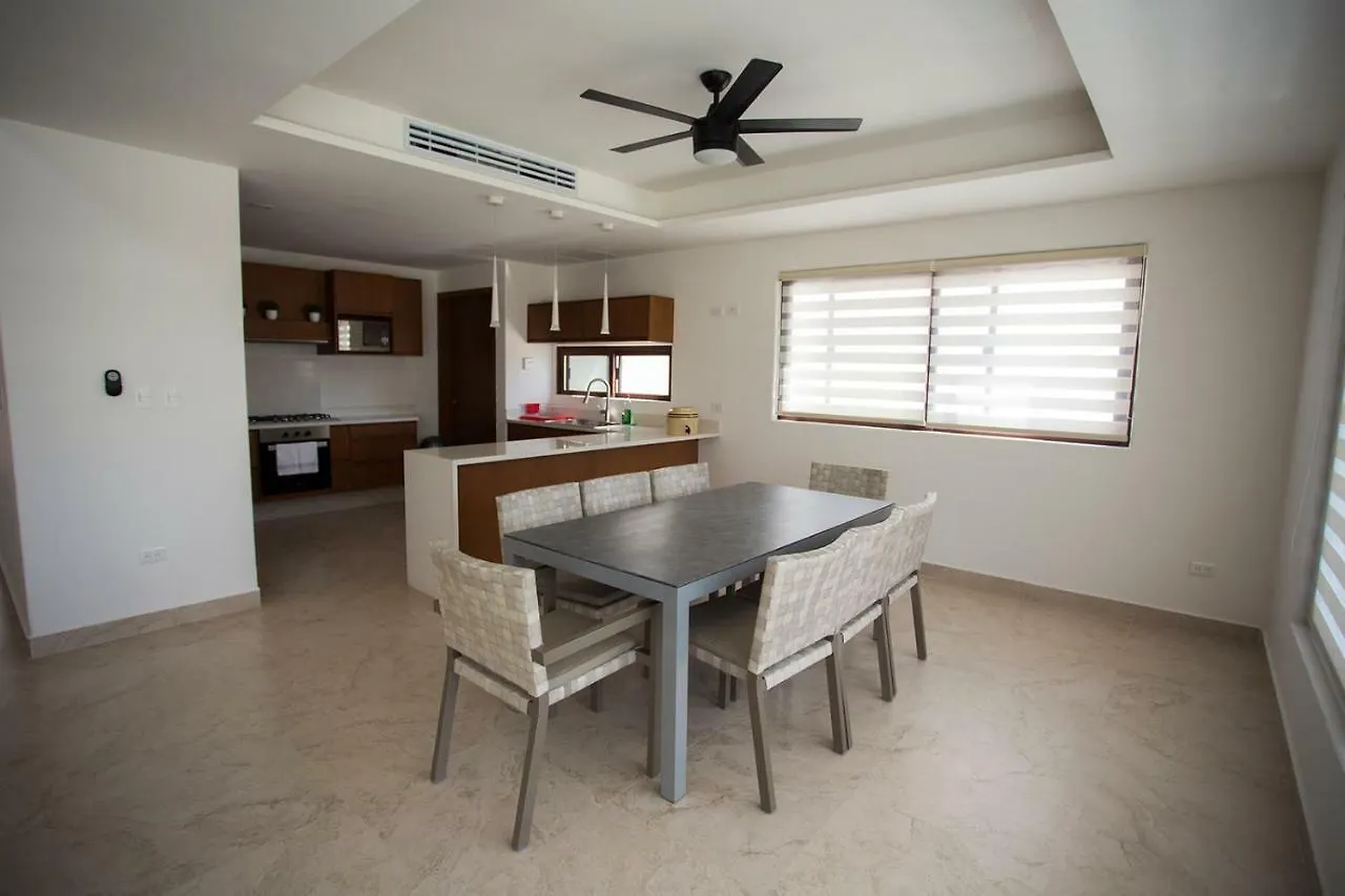 4 Bedroom House- Beach, Private Pool&Jacuzzi Cancun Mexico