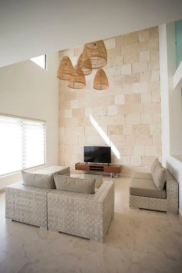 Apartment 4 Bedroom House- Beach, Private Pool&Jacuzzi Cancun Mexico