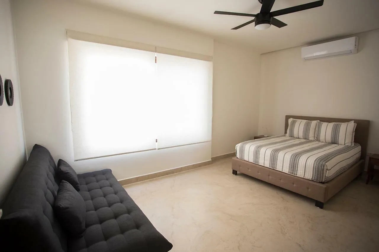 Apartment 4 Bedroom House- Beach, Private Pool&Jacuzzi Cancun