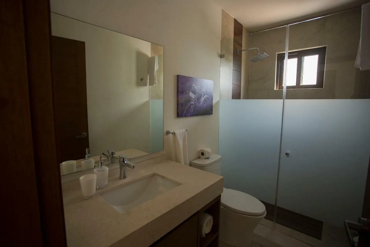 4 Bedroom House- Beach, Private Pool&Jacuzzi Cancun Apartment