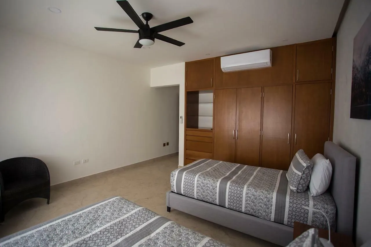 4 Bedroom House- Beach, Private Pool&Jacuzzi Cancun