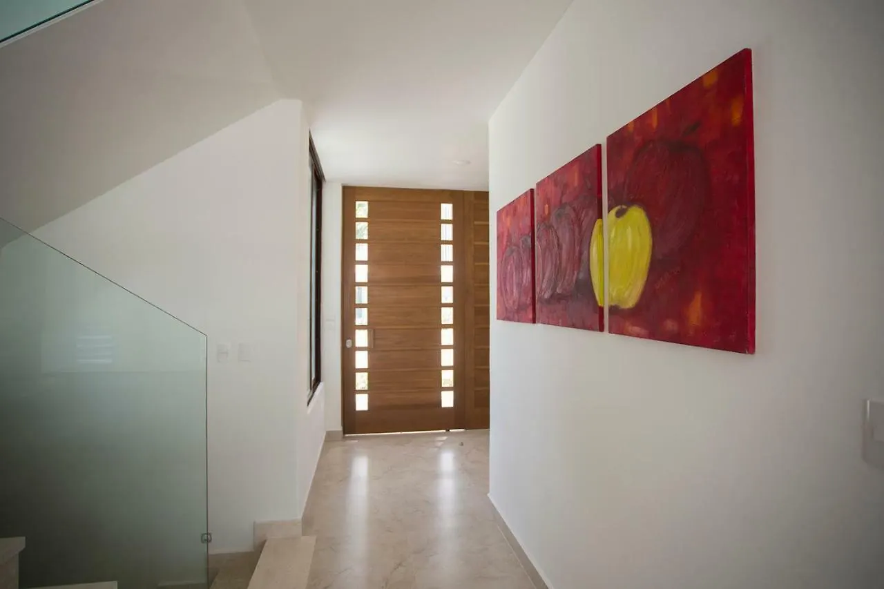 4 Bedroom House- Beach, Private Pool&Jacuzzi Cancun 0*,  Mexico